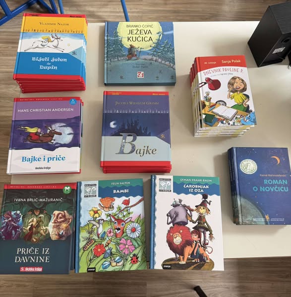 Vijeće roditelja od svojih je prihoda kupilo lektirna djela za učenike razredne nastave.