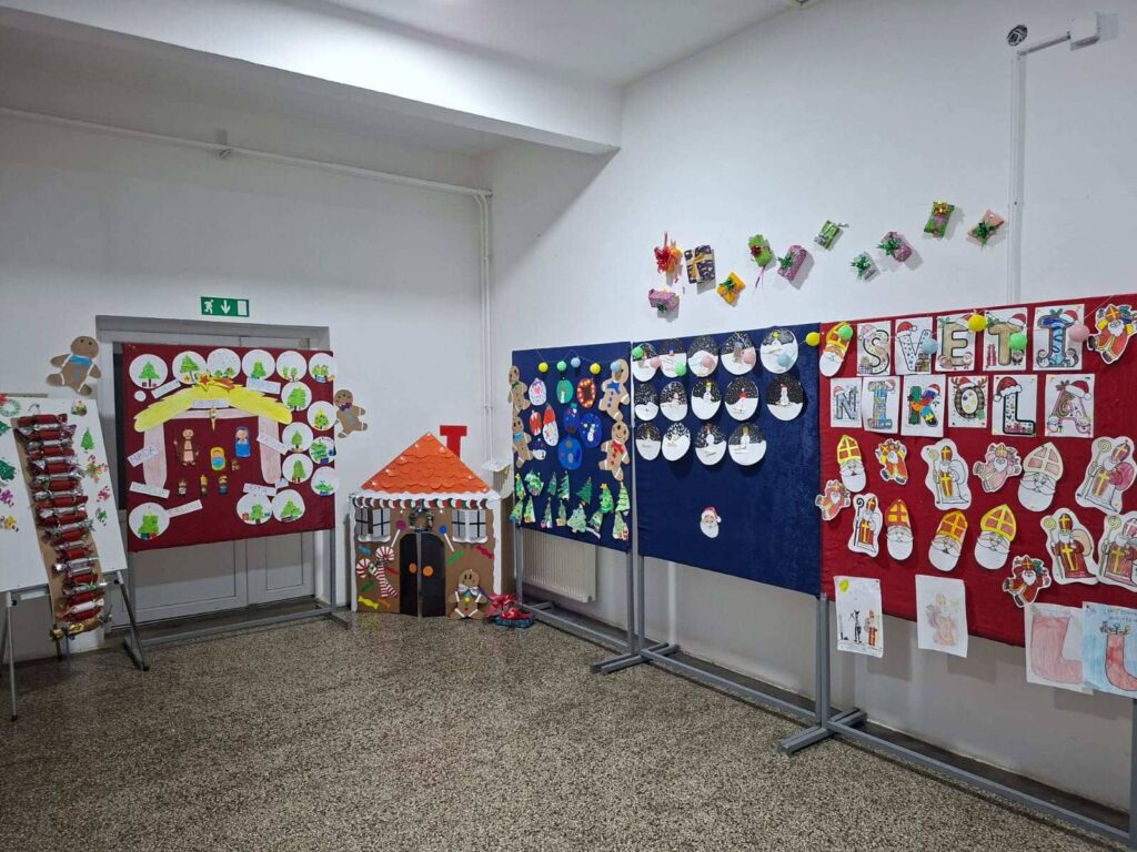 Blagdansko – zimska izložba u Maloj školi